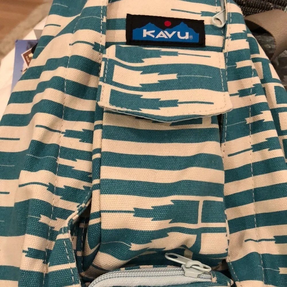 KAVU ROPE CROSSBODY BAG in SKYLINE IKAT NWT - Picture 1 of 12